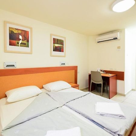 Hi - Arad Hostel Eksteriør bilde