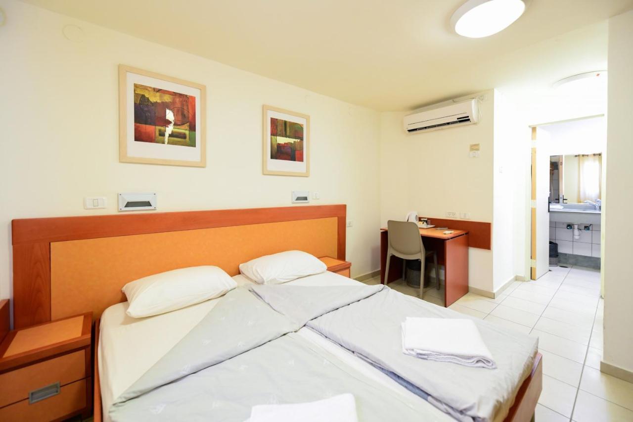 Hi - Arad Hostel Eksteriør bilde