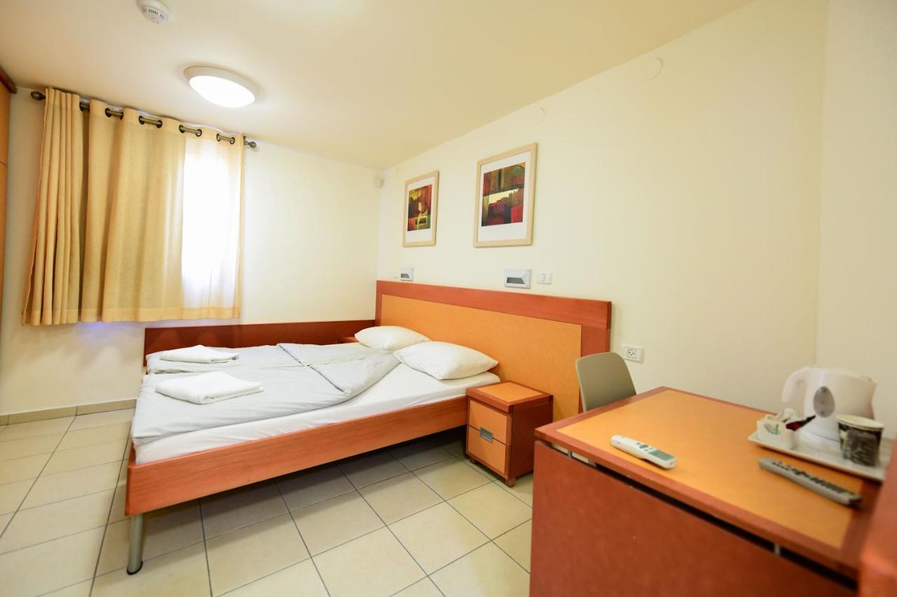Hi - Arad Hostel Eksteriør bilde