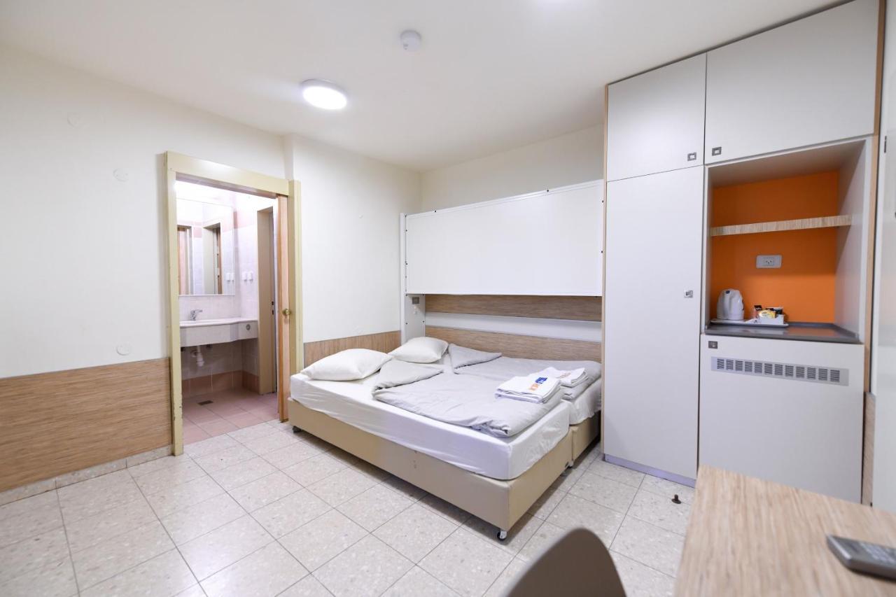 Hi - Arad Hostel Eksteriør bilde